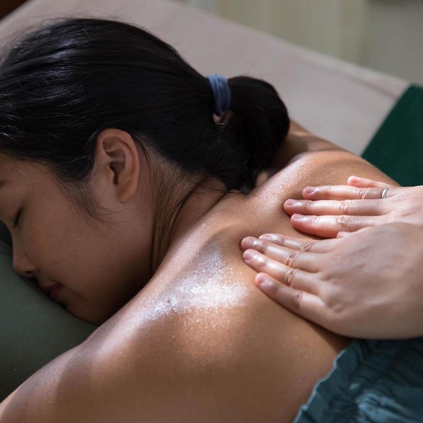 Service Pai Oil Massage at Amataya Wellness ​​​​​​​ Image