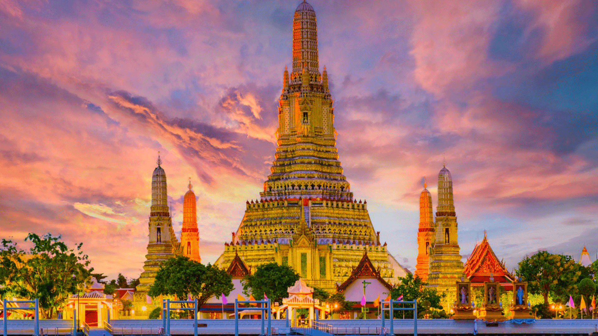 Countdown to 2024 at Wat Arun: Thailand Countdown 2024 Vijit Arun's featured image